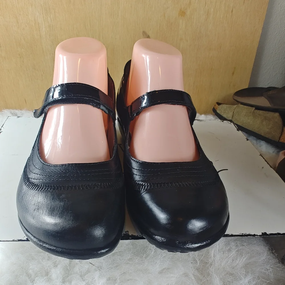 Naot Black Leather Mary Jane Shoes EUR 39 - Picture 2 of 10